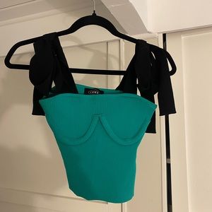 Cider brand top. Green color, tie sleeves, thick fabric, size S